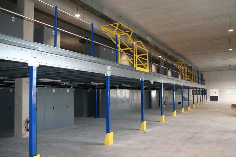 Plateforme stockage industrielle